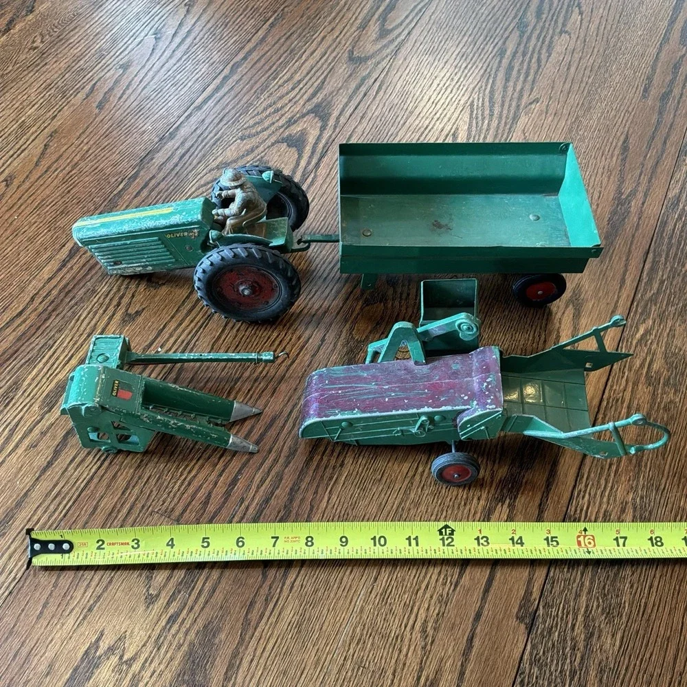 Agco Farm Toy Oliver Tractor Driver Corn Picker‎ Hay Baler Grain Master AS IS